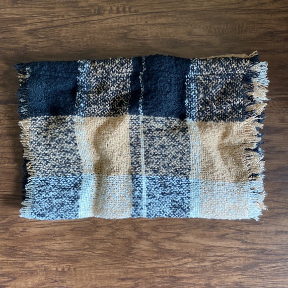 Blanket Infinity Scarf - Picture 8 of 10